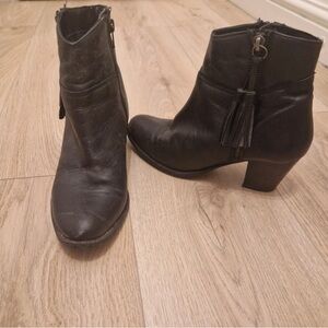 Comfort Plus by Predictions Dark Heeled Boots